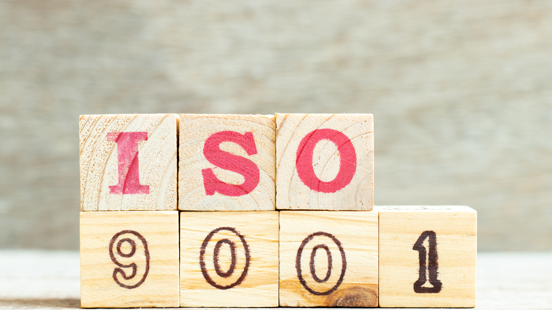 ISO 9001 não é só para empresa grande. Descubra como pequenas indústrias de alimentos perdem mercado sem a certificação e o que fazer para reverter.