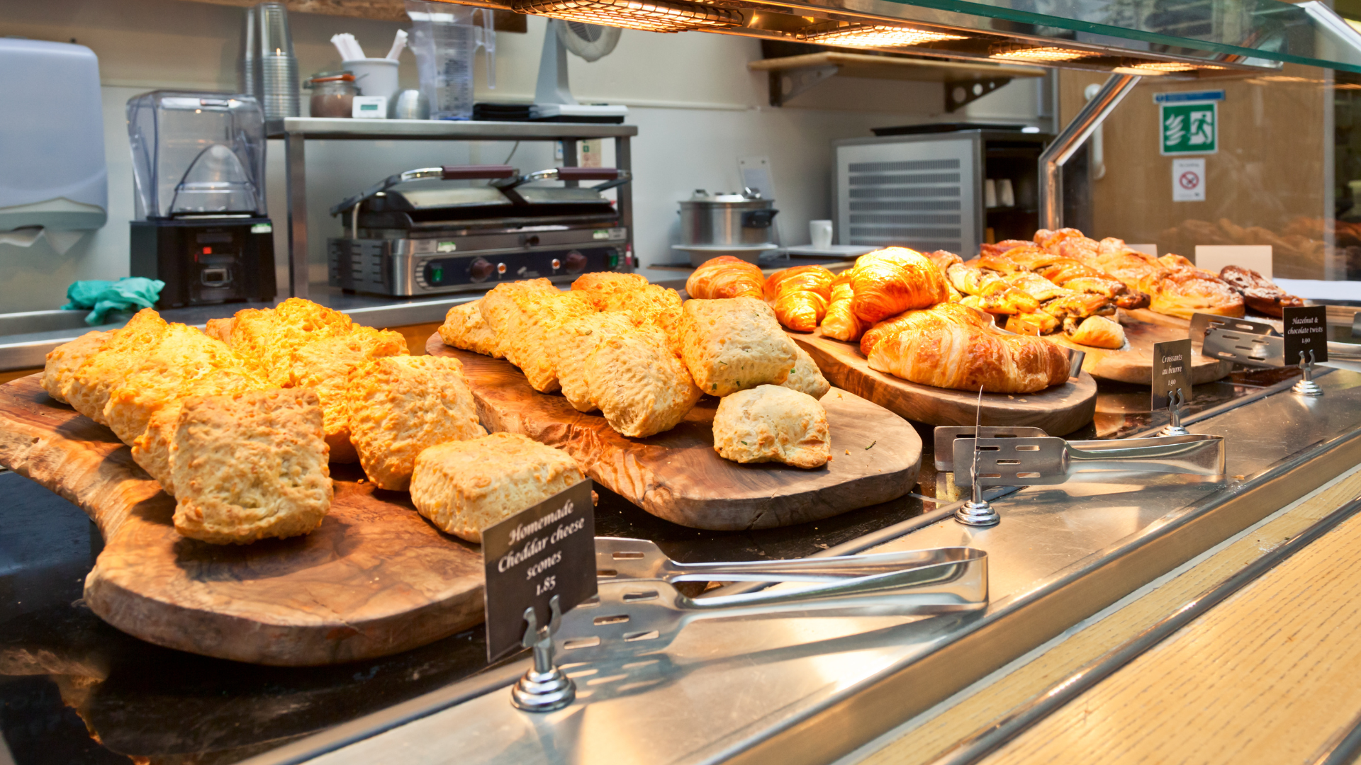 Salgados com boa saída e pouco lucro? Veja 3 ajustes simples na cozinha que aumentam a margem sem subir o preço no seu negócio de alimentos.